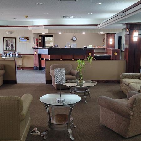 Windsor Inn & Suites Dodge City Exteriör bild