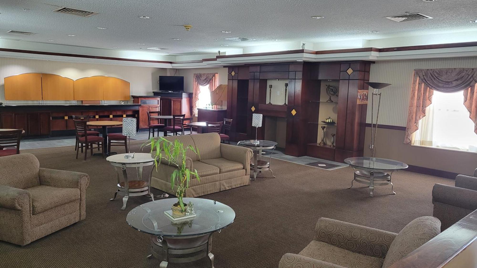 Windsor Inn & Suites Dodge City Exteriör bild