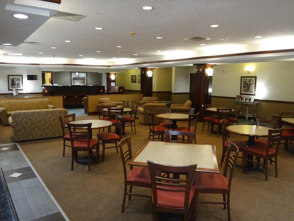 Windsor Inn & Suites Dodge City Exteriör bild