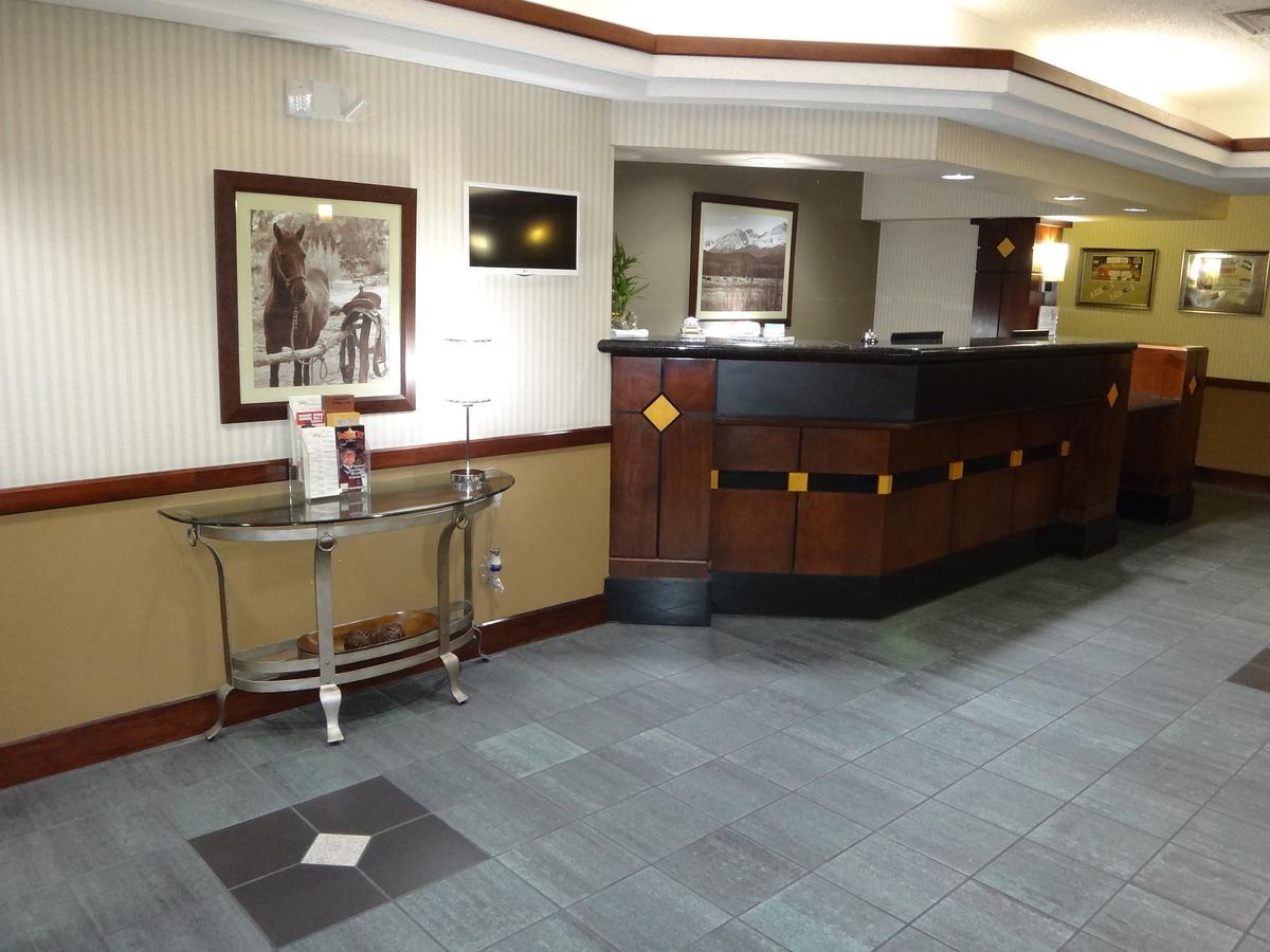 Windsor Inn & Suites Dodge City Exteriör bild