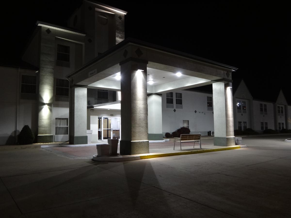 Windsor Inn & Suites Dodge City Exteriör bild