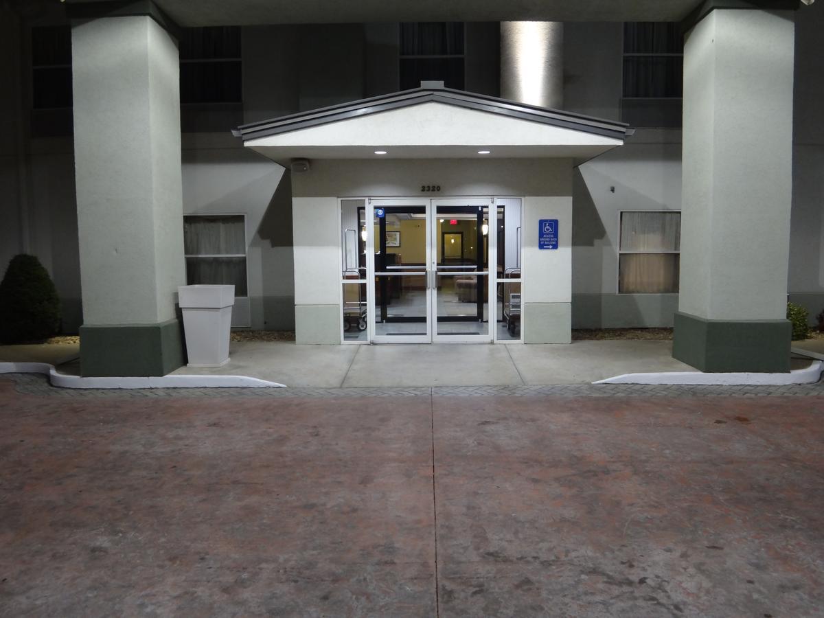 Windsor Inn & Suites Dodge City Exteriör bild