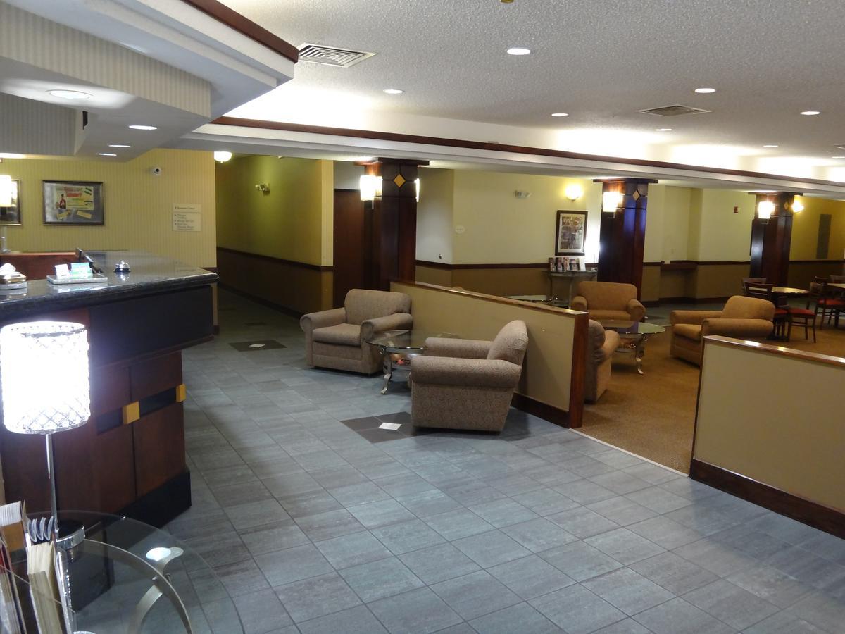 Windsor Inn & Suites Dodge City Exteriör bild