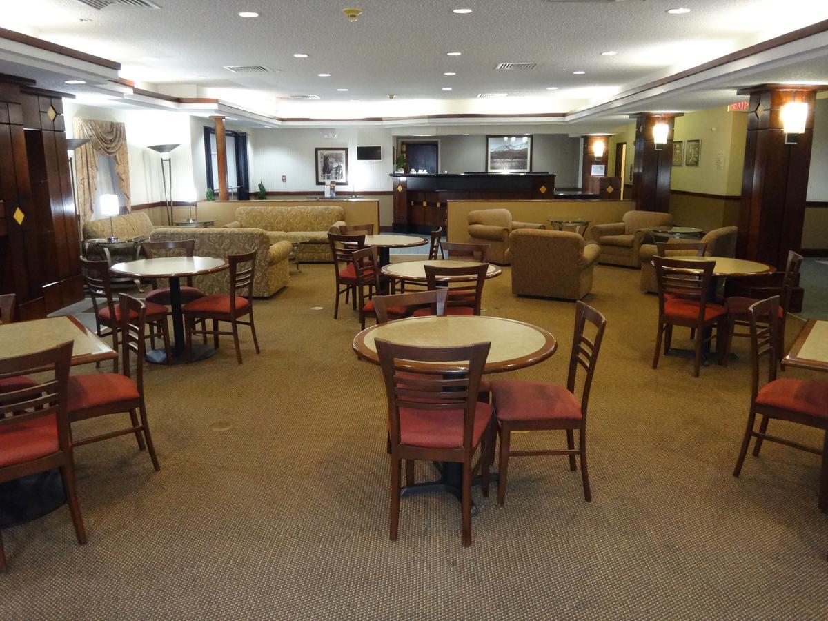 Windsor Inn & Suites Dodge City Exteriör bild