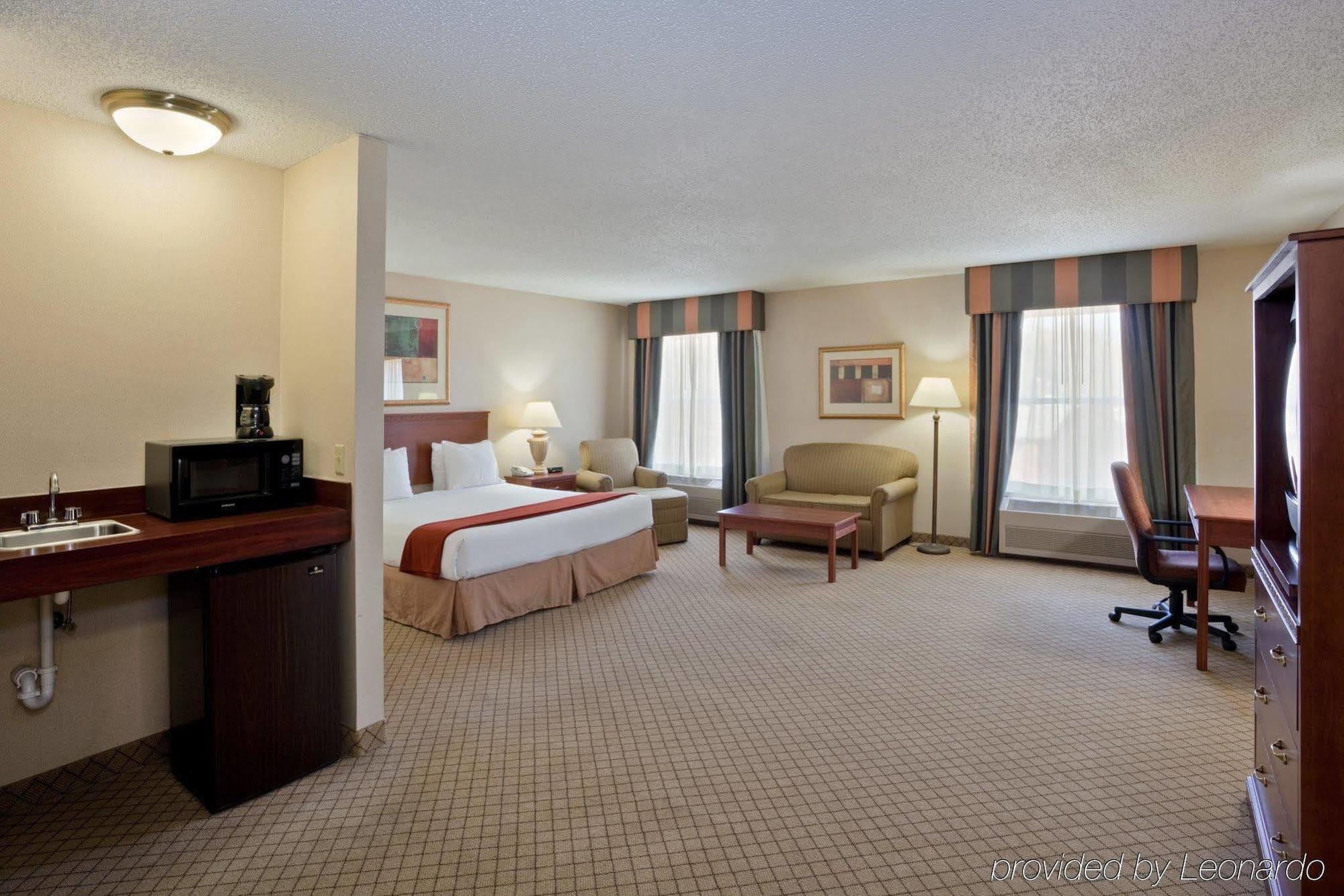 Windsor Inn & Suites Dodge City Exteriör bild