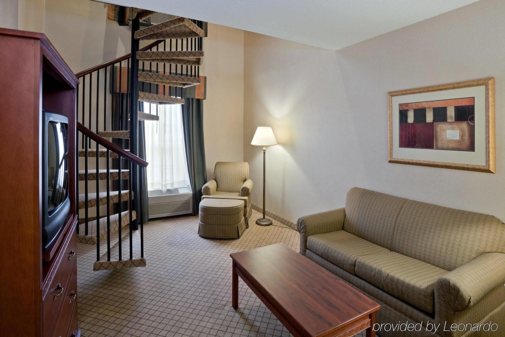 Windsor Inn & Suites Dodge City Exteriör bild