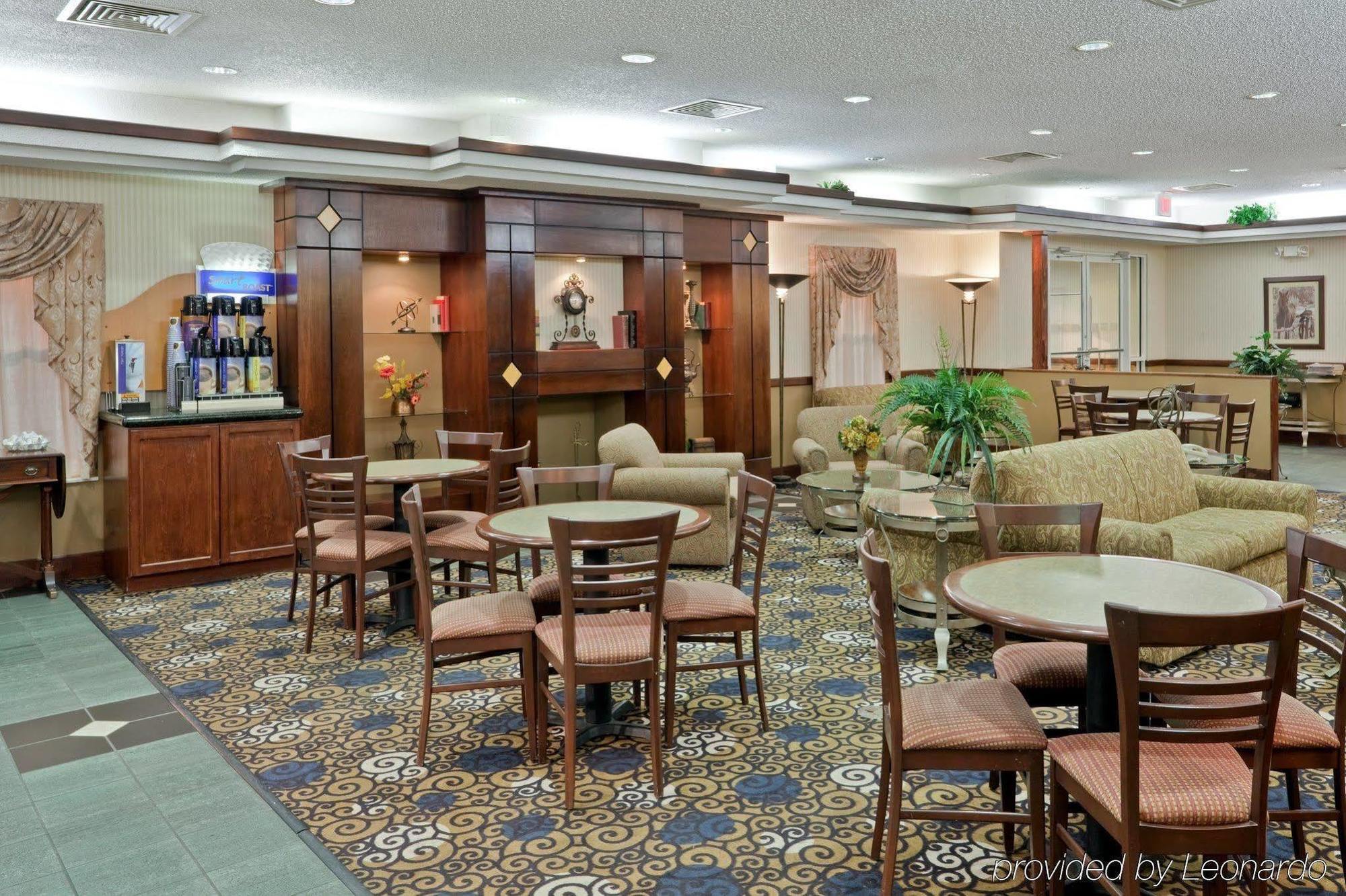 Windsor Inn & Suites Dodge City Exteriör bild